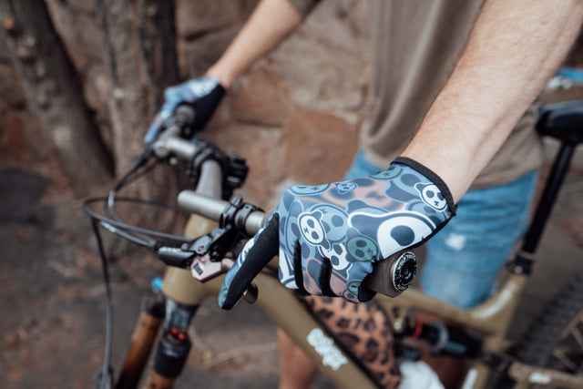 Panda Trail Glove